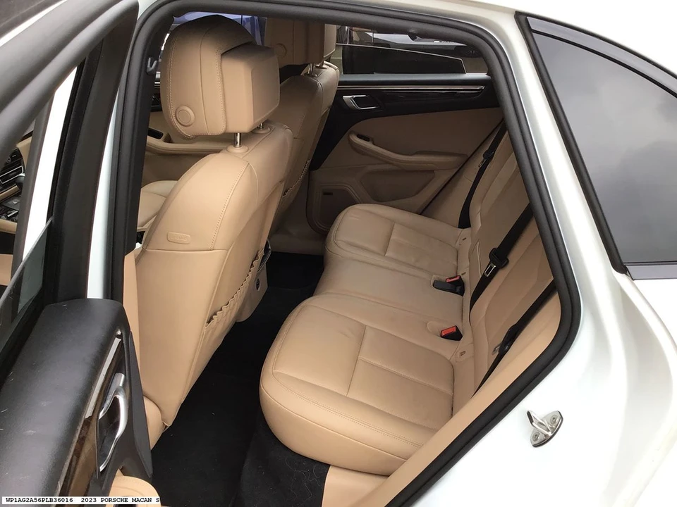 2023 Porsche Macan S - Image 15 of 24